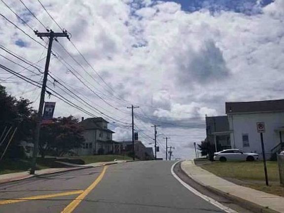 Exterior Neighborhood (street photo)