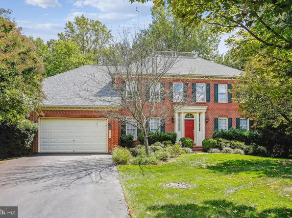 13018 Dunhill Dr, Fairfax, VA 22030