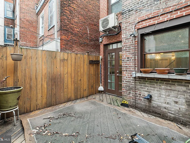 423 S Carlisle St — Photo 30