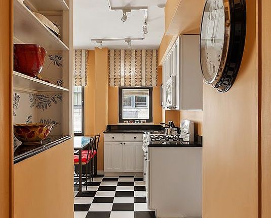 4th image of 120 E 79th St APT 5D