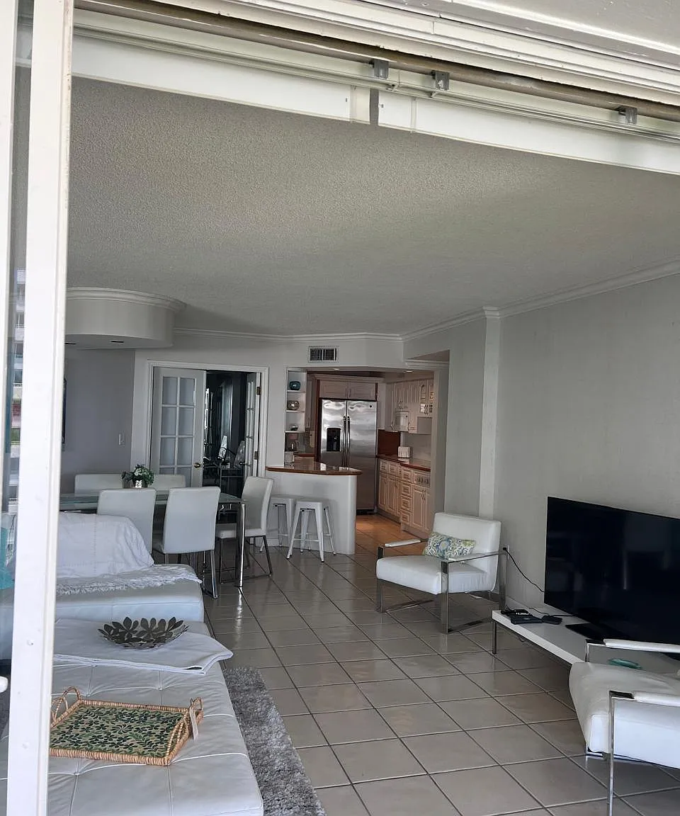 3 bed, 1260 sqft, $6,000 — Photo 4