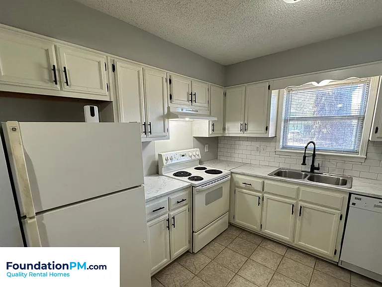 34 N Idlewild St #3 — Photo 3