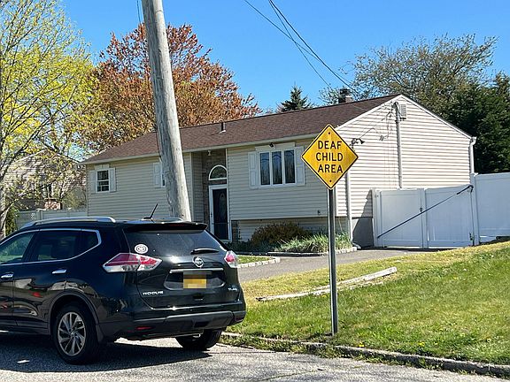 2nd image of 2703 Gull Ave
