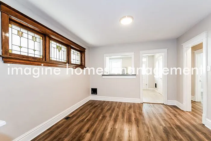 2 bed, 1.0 bath, 988 sqft, $1,899 — Photo 4