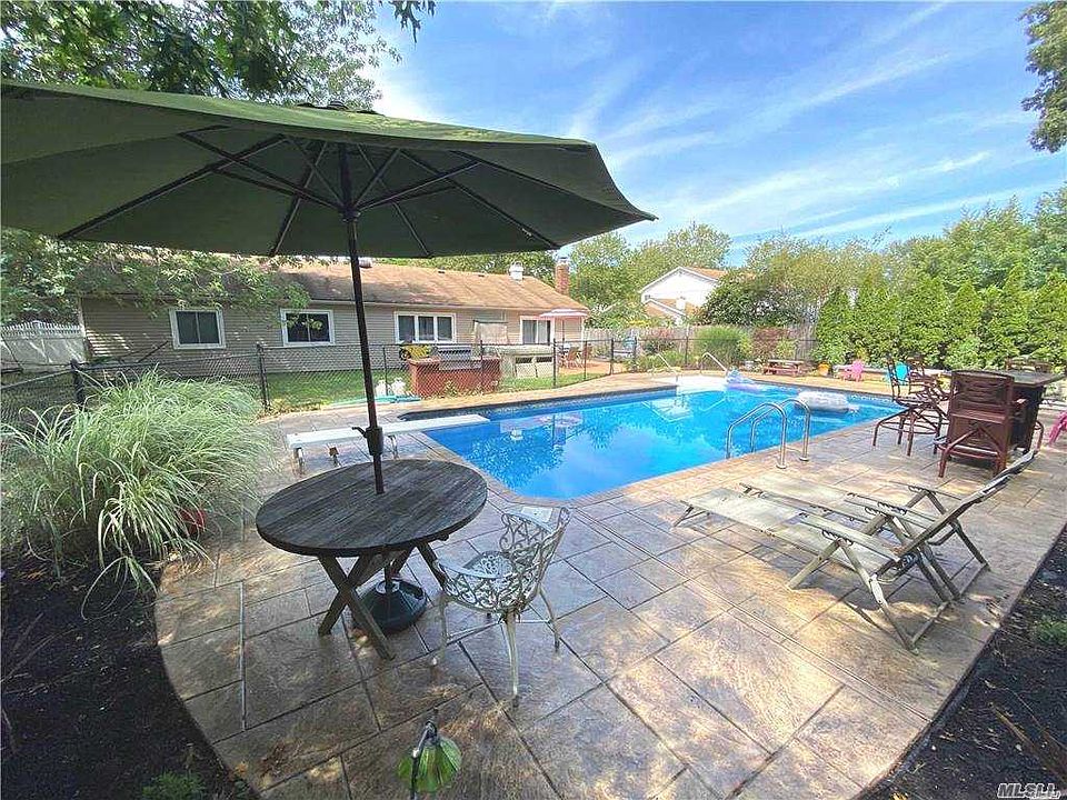 85 Strathmore Village Dr, South Setauket, NY 11720 Zillow