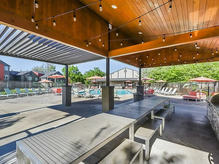 3225 Kinsrow Ave - WEB-48