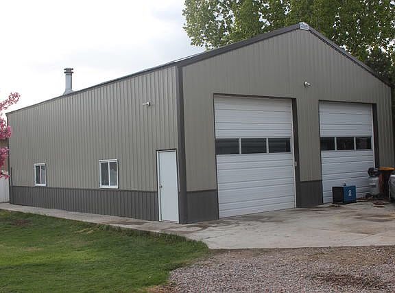 4th image of 402 S 500th St E
