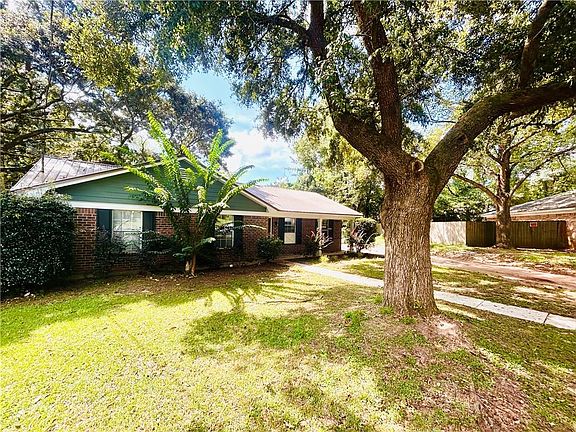2nd image of 9255 Maplewood Dr