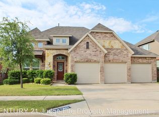 10317 Sixpence Ln, Fort Worth, TX 76108