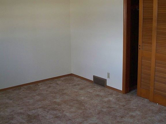 4th image of 529 Bonita Blvd