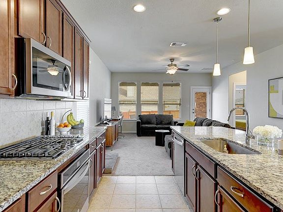 4th image of 5415 Traviston Dr