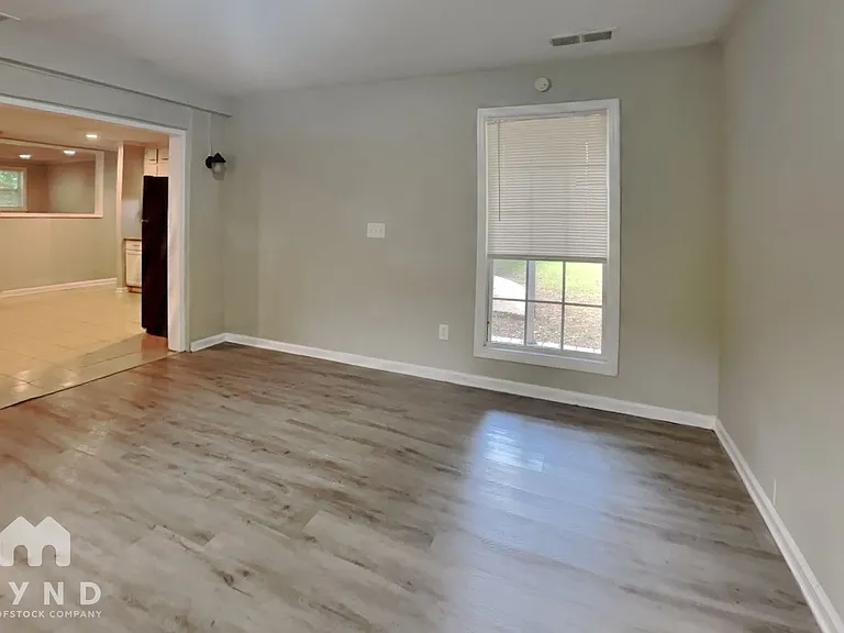 2611 Lake Harbin Rd — Photo 7