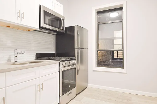 Rented by Delta Commercial Real Estate | media 12