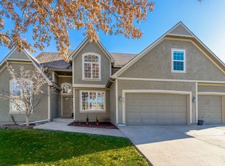 619 Roanke Dr, Raymore, MO 64083