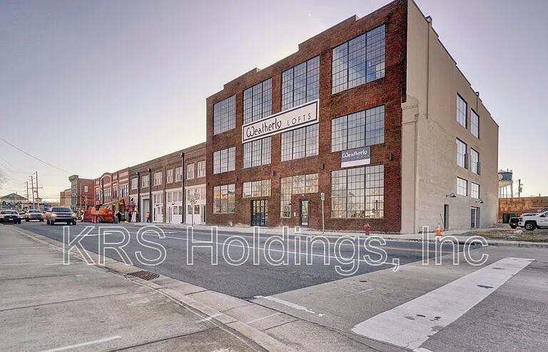 225 N Water St #100 — Photo 9