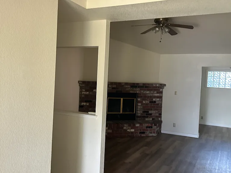 5560 Riverwood Ct — Photo 2