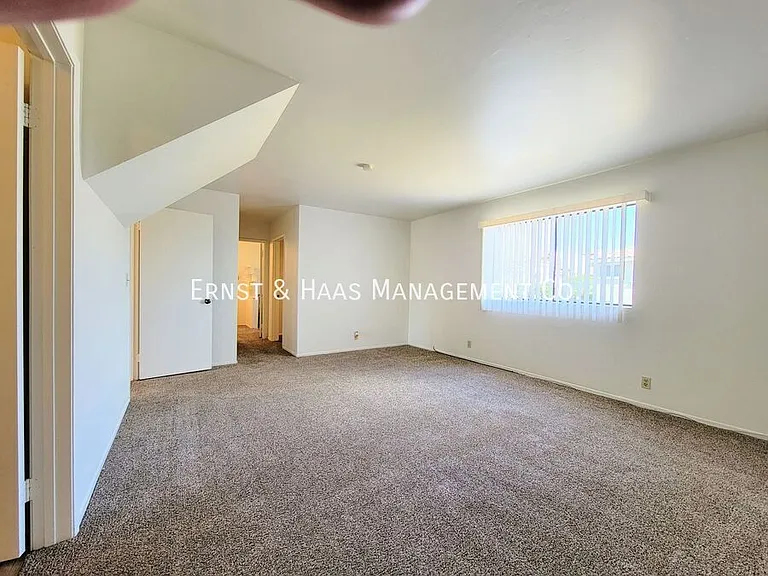 2755 E Hill St — Photo 18