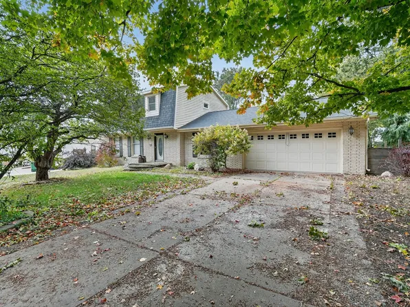 740 40th St, West Des Moines, IA 50265