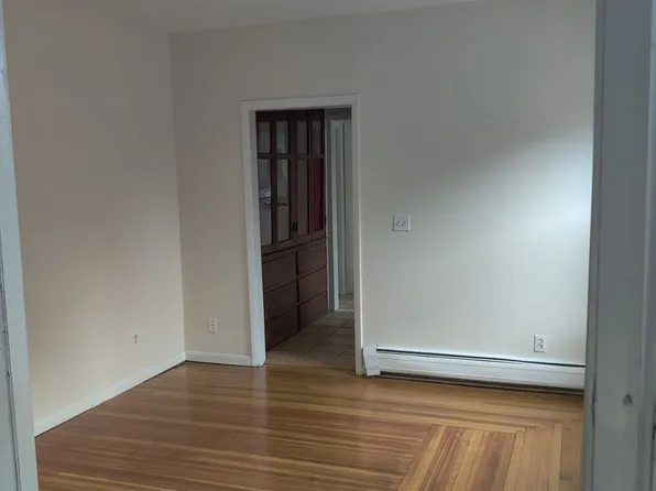 12 Rowan St, 12 Rowan St #1R, Norwalk, CT 06855