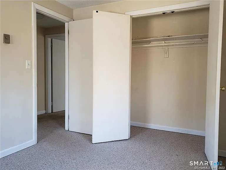 8 White Oak Rd #D — Photo 2