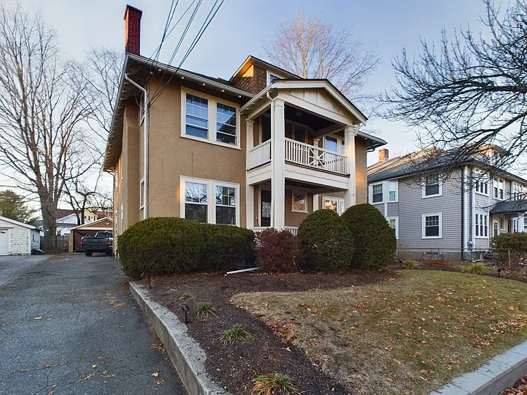 25 Rowe St #1 — Photo 15