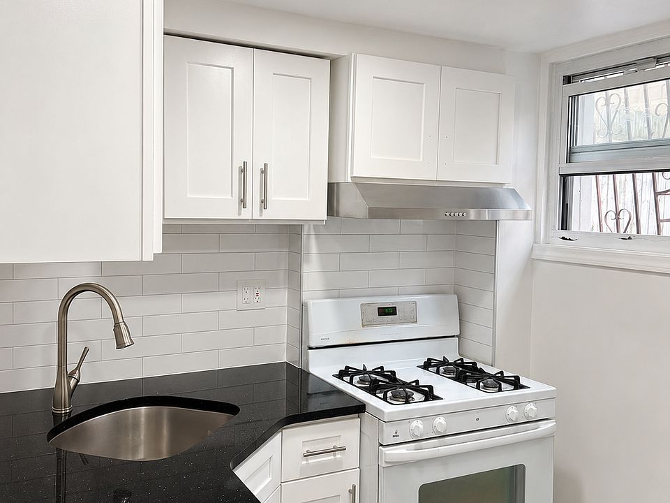 1st image of 2055 Powell Ave