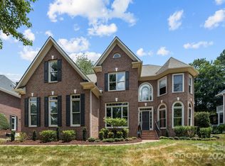 6424 Woodleigh Oaks Dr, Charlotte, NC 28226