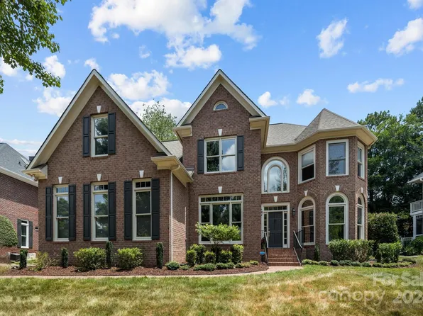 6424 Woodleigh Oaks Dr, Charlotte, NC 28226