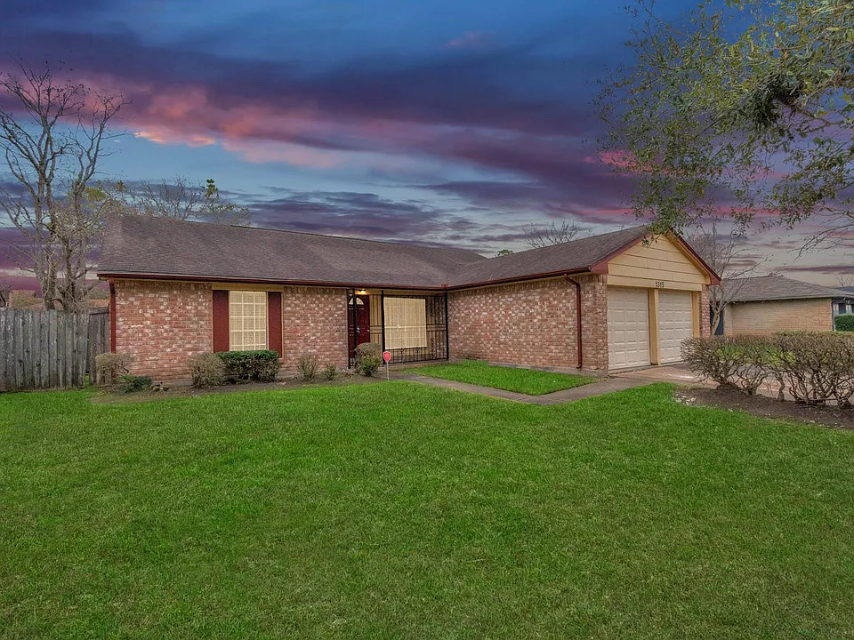 1315 Twining Oaks Ln