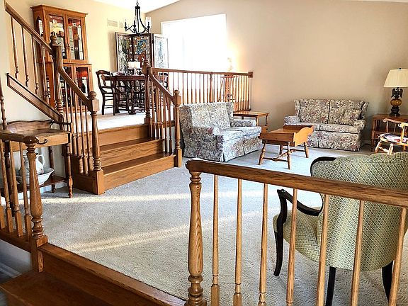 5th image of 1112 S Cherrywood Dr