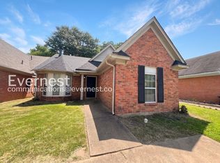 7594 Iris Dr, Southaven, MS 38671
