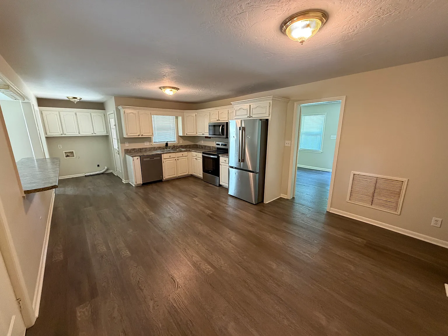 3 bed, 1523 sqft, $1,295 — Photo 4