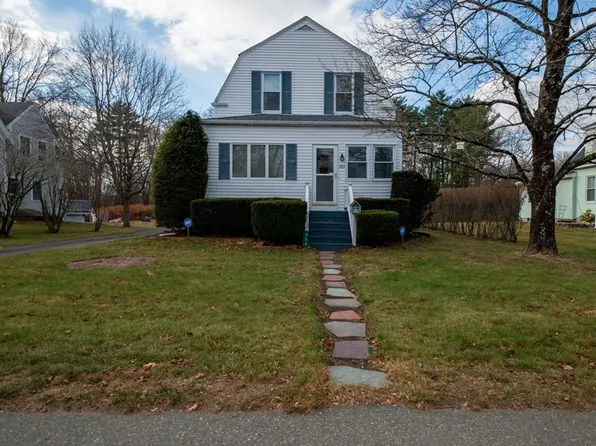 353 Plymouth St, Abington, MA 02351