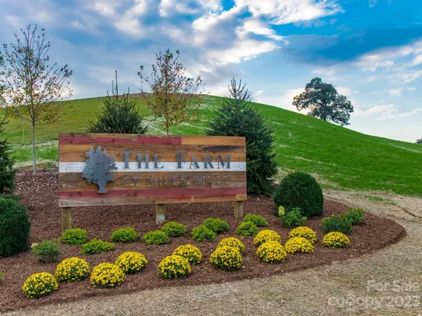 104 Double Knob Rd #63, Mills River, NC 28759