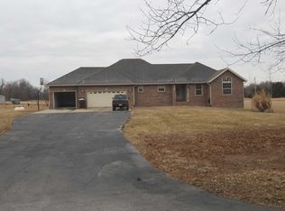 2050 W Hicks Rd, Nixa, MO 65714