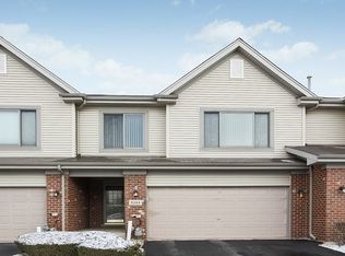 8244 Auburn Ln, Frankfort, IL 60423