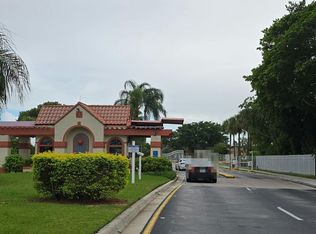 1110 Republic Ct, Deerfield Beach, FL 33442