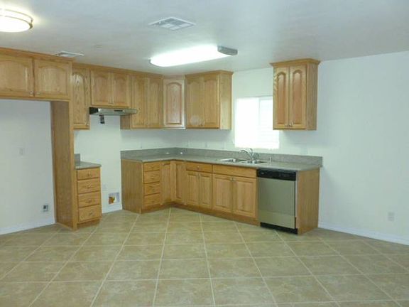 Living Room / Kitchen