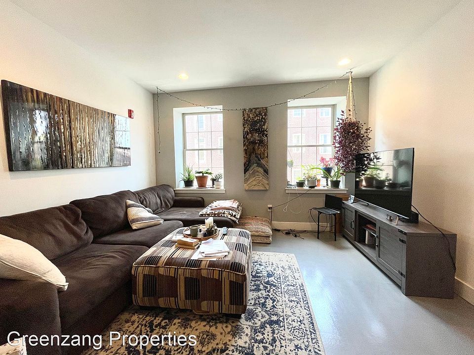 1st image of 1101 Frankford Ave #21