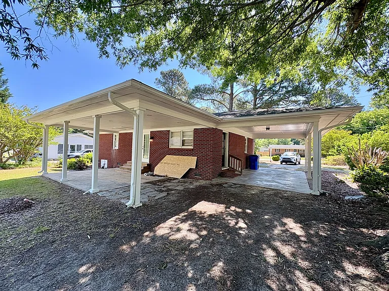102 N Clarendon Dr — Photo 35