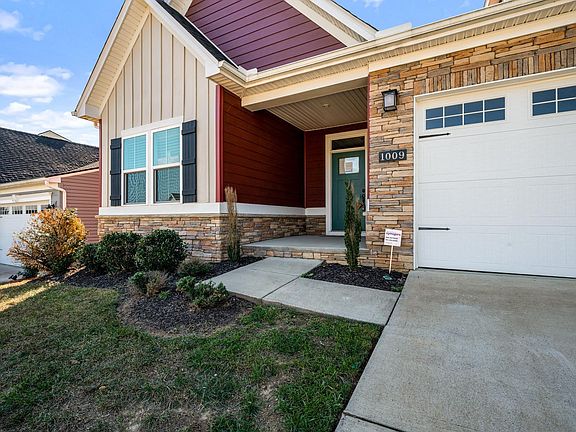 2nd image of 1009 Carnation Dr