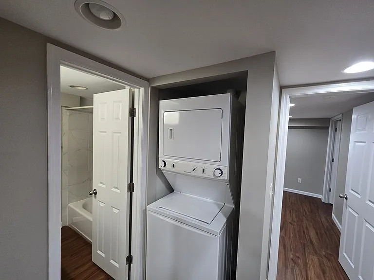 4094 University Dr #B — Photo 3