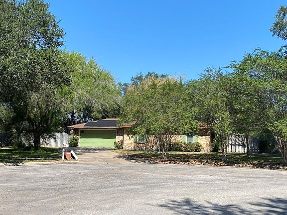 3rd image of 1606 Las Palmas Cir