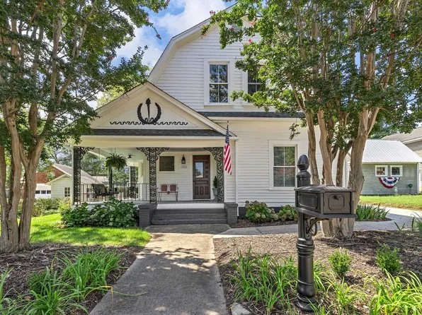 104 W Fairview Ave, Greer, SC 29650