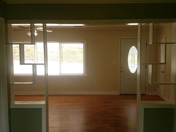 2nd image of 3913 Pickering Ave #A