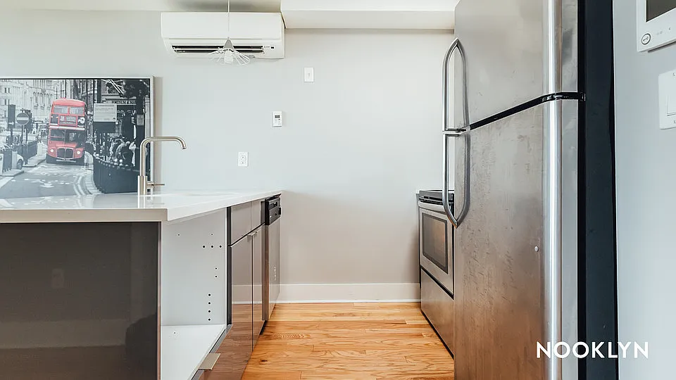 115 Erasmus Street — Photo 2