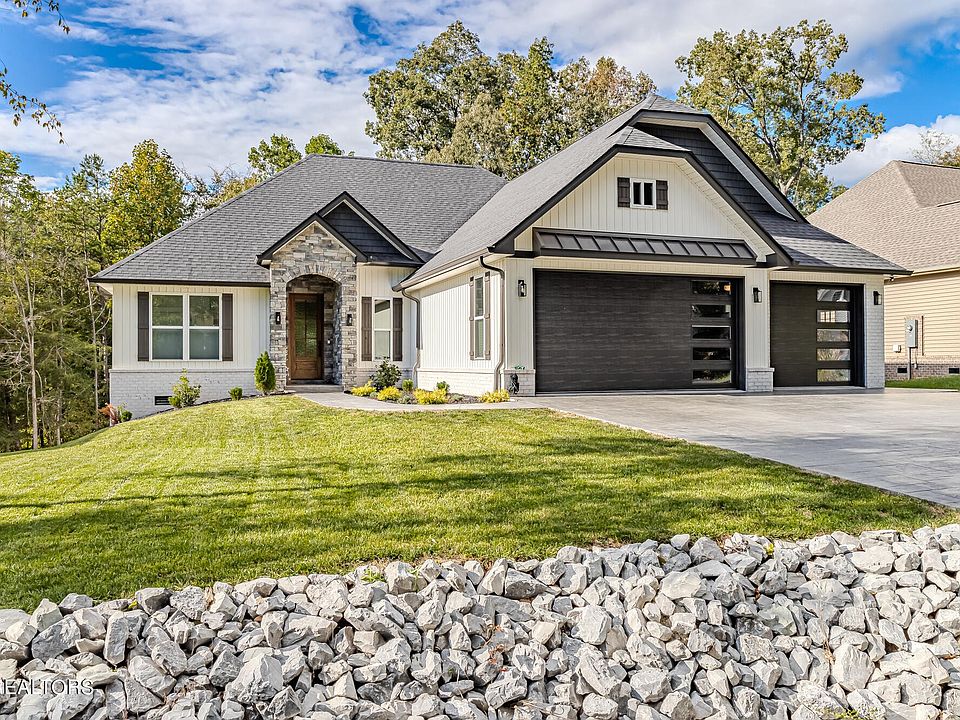 1st image of 212 Mialaquo Cir