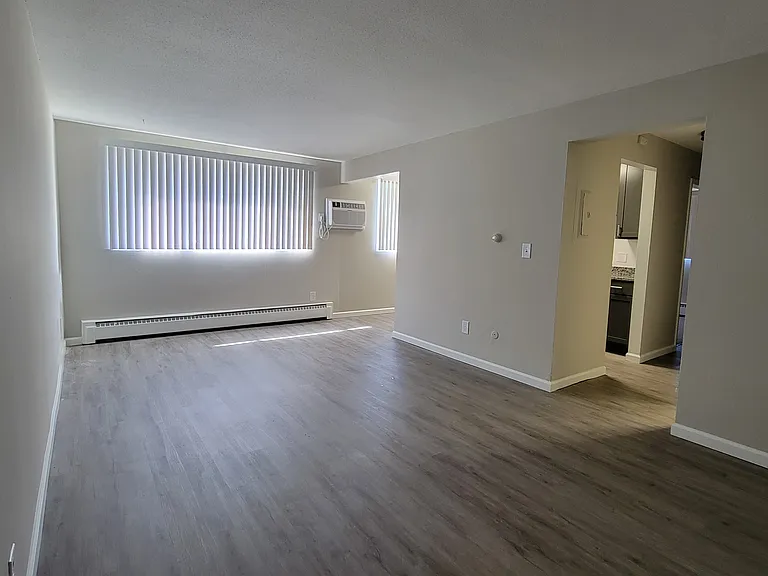 Sheraton Place Apartments — Photo 9