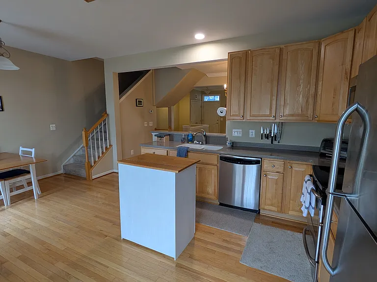 2066 Lockwood Dr — Photo 7