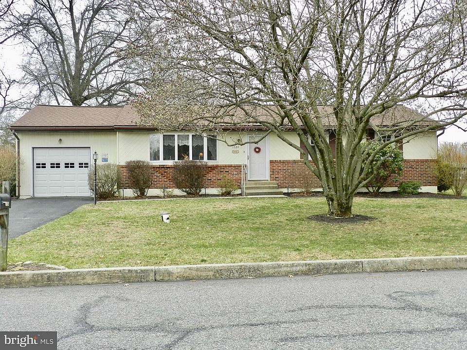 1324 Meadow Ln, Perkasie, PA 18944 Zillow